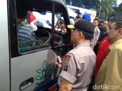 Sebelum Berangkat, Sopir Angkutan Mudik di Medan Dites Kesehatan