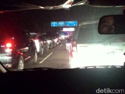 Puncak Arus Mudik, Tol Cikampek Kembali Padat Merayap