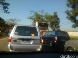 Selepas Tol Pejagan, Brebes Arah ke Purwokerto Parkir