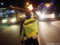 Jalur Nagreg Macet Parah, Arus Kendaraan ke Arah Garut Membludak