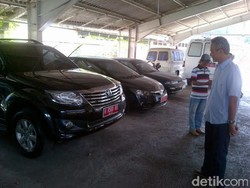 Sebelum Mudik, Gubernur Ganjar Sidak Mobil Dinas di Kantornya