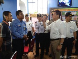 Jelang Lebaran, Menhub Jonan Blusukan di Bandara Kualanamu