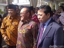 Kekompakan Prabowo dan Ical Saat Hadiri Open House Wapres JK