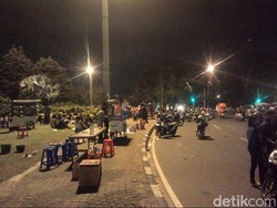 Malam Takbiran, Begini Suasana di Tugu Tani yang bak Pasar Malam