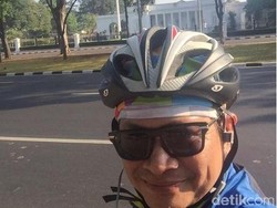 Jakarta Lengang, Pramono Anung Gowes dan Selfie di Depan Istana