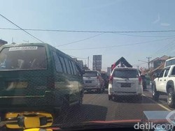 Ramai Pemudik dan Pelancong, Jalur Nagreg Padat Merayap