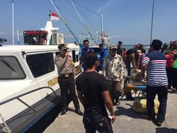 Kapal Pemudik ini Terombang Ambing di Laut 3 Jam, Hingga Akhirnya Ditolong Polisi