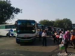 Arus Balik Pemudik Mulai Menggeliat di Terminal Kampung Rambutan