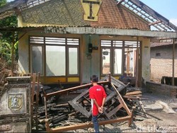 Kasihan Wanita ini, Rumahnya Kebakaran di Malam Takbiran