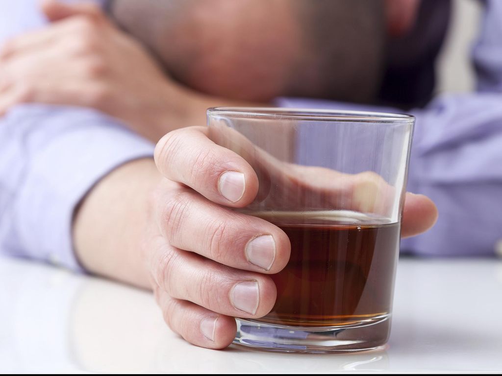 Banyak Minum Alkohol Turunkan Kualitas Sperma