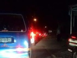 Dini Hari, Pengendara Terjebak Kemacetan di Cipanas Arah Bandung