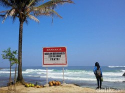 Empat Wisatawan Terseret Ombak Pangumbahan, Satu Orang Ditemukan Tewas