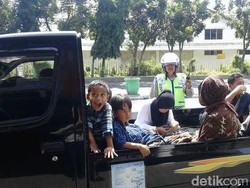 Bawa Penumpang Silaturahmi Lebaran, Mobil Bak Terbuka Ditilang