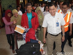 Di Stasiun Lempuyangan, Pemudik Minta Foto Bersama Jonan
