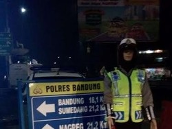 Polwan Ini Buat Grogi Pemudik di Jalur Cileunyi