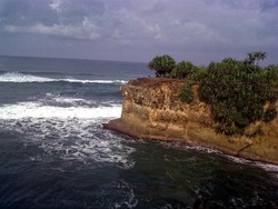 Di Tebing Pantai yang Indah ini Gilang Setubuhi Kemudian Bunuh Mantan Istrinya