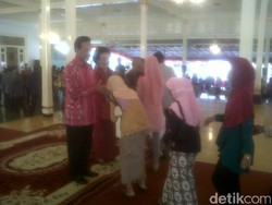 Syawalan di Keraton Yogya, Ribuan Warga Antre Salaman dengan Sultan HB X