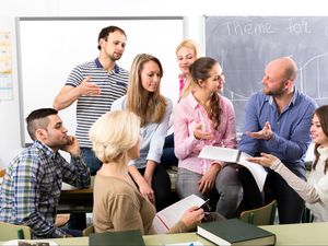 Ratusan Mahasiswa Universitas Negeri Makassar Kena DO