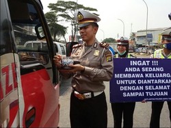 Cegah Kecelakaan Arus Balik di Tol Balaraja, Polantas Ajak Sopir Senam Ringan