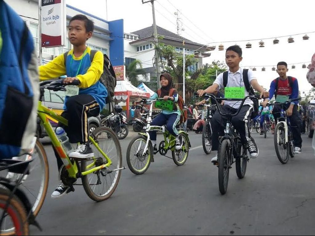 Anak Sekolah Belum Boleh Bawa Motor, Pemerintah Galakkan Penggunaan Sepeda
