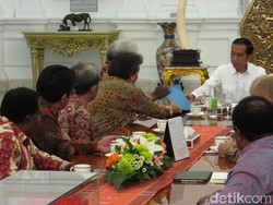 Presiden Jokowi Ditemui Tokoh Masyarakat Tolikara di Istana Merdeka