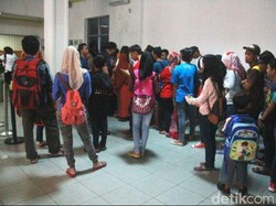 Stasiun Tugu Yogya Disesaki Pemudik Lokal, Mayoritas Tak Kebagian Tiket