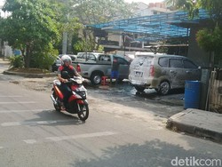 Pasca Musim Mudik, Tempat Cuci Mobil Ramai Diserbu Warga
