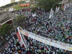 Belasan Ribu Warga Makassar Ramaikan Jalan Santai Muktamar Muhammadiyah