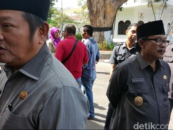 Pilkada Sidoarjo, Penantang Bupati Saiful Illah Daftar ke KPU