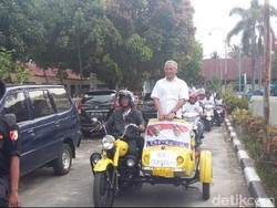 Calon Wali Kota Pematangsiantar ini Daftar ke KPU Naik Becak Motor 500 cc