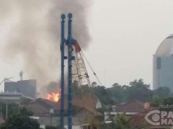 Gudang Kayu di Ciputat Terbakar, Kobaran Api Terlihat dari Kejauhan