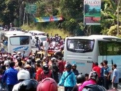 Tikungan Tajam Jadi Penyebab Seringnya Kecelakaan di Ciloto