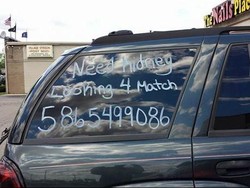 Unik, Roger Cari Donor Ginjal Lewat Pesan yang Ia Tulis di Mobilnya