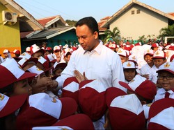 Lihat Toilet Kotor di Sekolah, Mendikbud Perintahkan Guru dan Murid Membersihkan