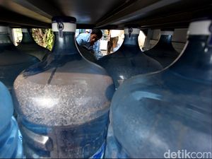 Angkutan AMDK Diminta Dikecualikan Saat Nataru Angkutan AMDK Diminta Dikecualikan Saat Nataru
