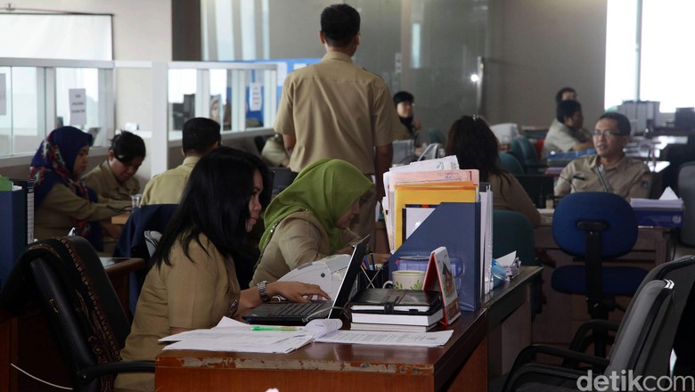 PNS Berani Tambah Cuti Lebaran? Ini Hukumannya