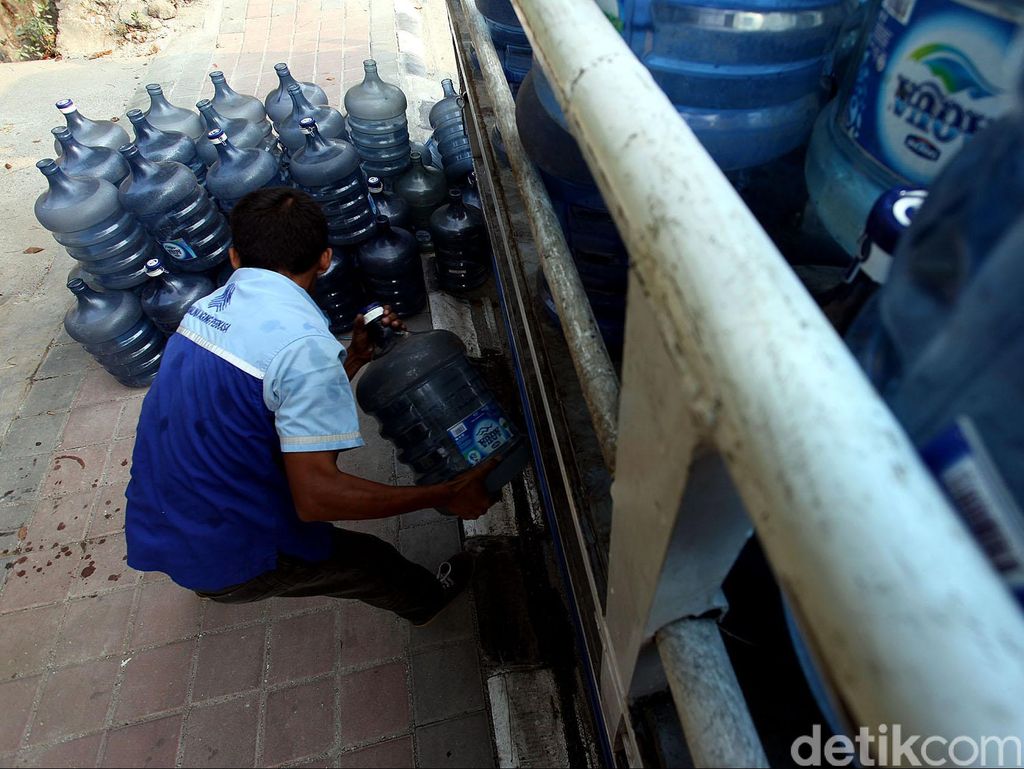 MA Denda AQUA Rp 13,8 Miliar karena Terbukti Monopoli Usaha MA Denda AQUA Rp 13,8 Miliar karena Terbukti Monopoli Usaha