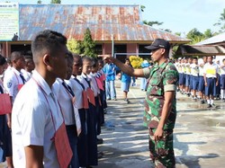 Cegah Kekerasan Perpeloncoan, Raider Ikut Serta Orientasi Siswa di Papua
