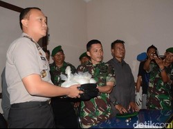 Anggota TNI di Purwakarta Temukan Kresek Berisi Sabu Senilai Miliaran Rupiah