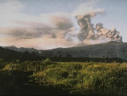 Erupsi Gunung Dukono Ganggu Penerbangan, Status Tetap Waspada