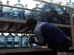 Tenang! Produk Aqua Terdampak Banjir Bakal Dimusnahkan
