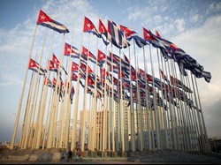 Bersejarah! Menlu Kerry Kibarkan Bendera AS di Havana