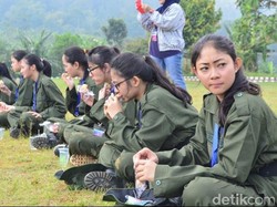 Finalis Abang-None Jakarta 2015 Digembleng TNI di Gunung Bunder