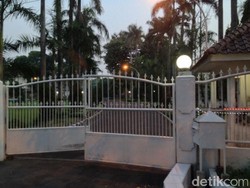 Rumah Dinas Sepi Pasca Penetapan Gubernur Gatot Jadi Tersangka