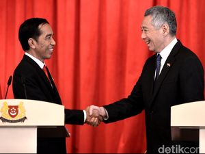 Di Bangkok, Jokowi-PM Lee Bahas Pertemuan Tahunan RI-Singapura