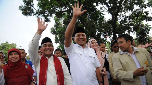Wali Kota Depok Idris Abdul Somad (kedua kiri) pun mengaku ingin gabung Jakarta karena banyak warganya bekerja di ibu kota.