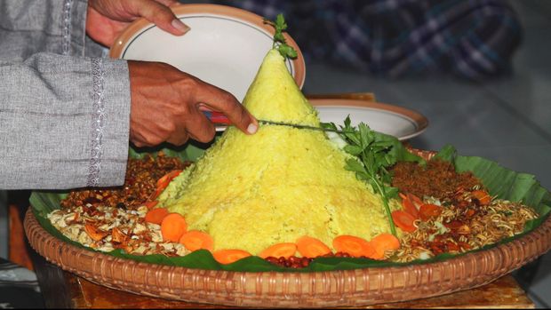 Ilustrasi Potong Tumpeng