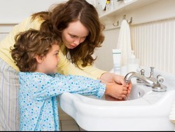 Agar Stres Ibu Berkurang, Ini Waktu yang Tepat Ajarkan Anak Bertanggungjawab