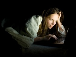 Wanita Juga Suka Konten Porno, Ini Bedanya dengan Pria