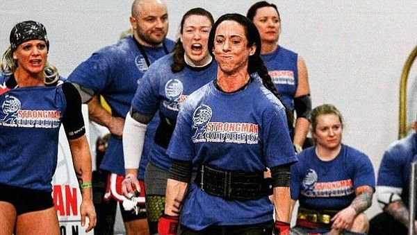 Sosok Wanita Terkuat di Inggris yang Bisa Tarik Truk dengan Tangan Kosong